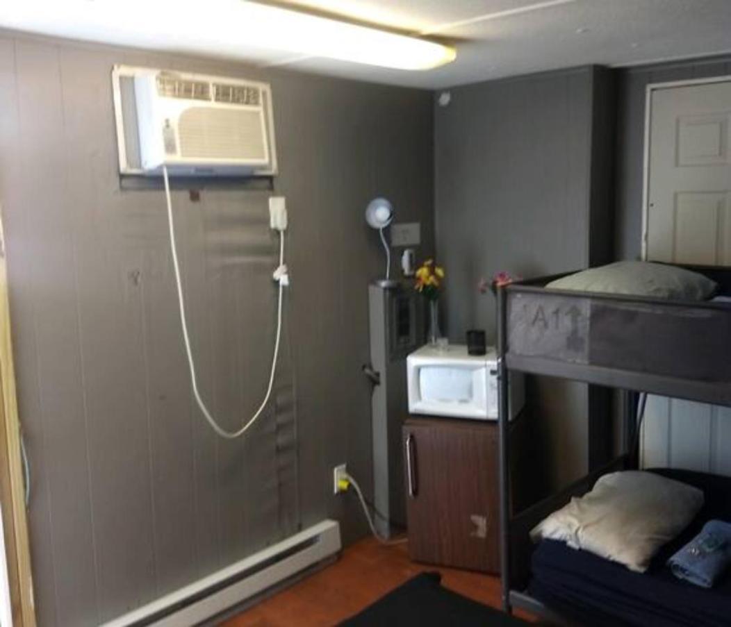 Co-Ed Dorm With Fantastic Patio! Apartment Ewing Bagian luar foto