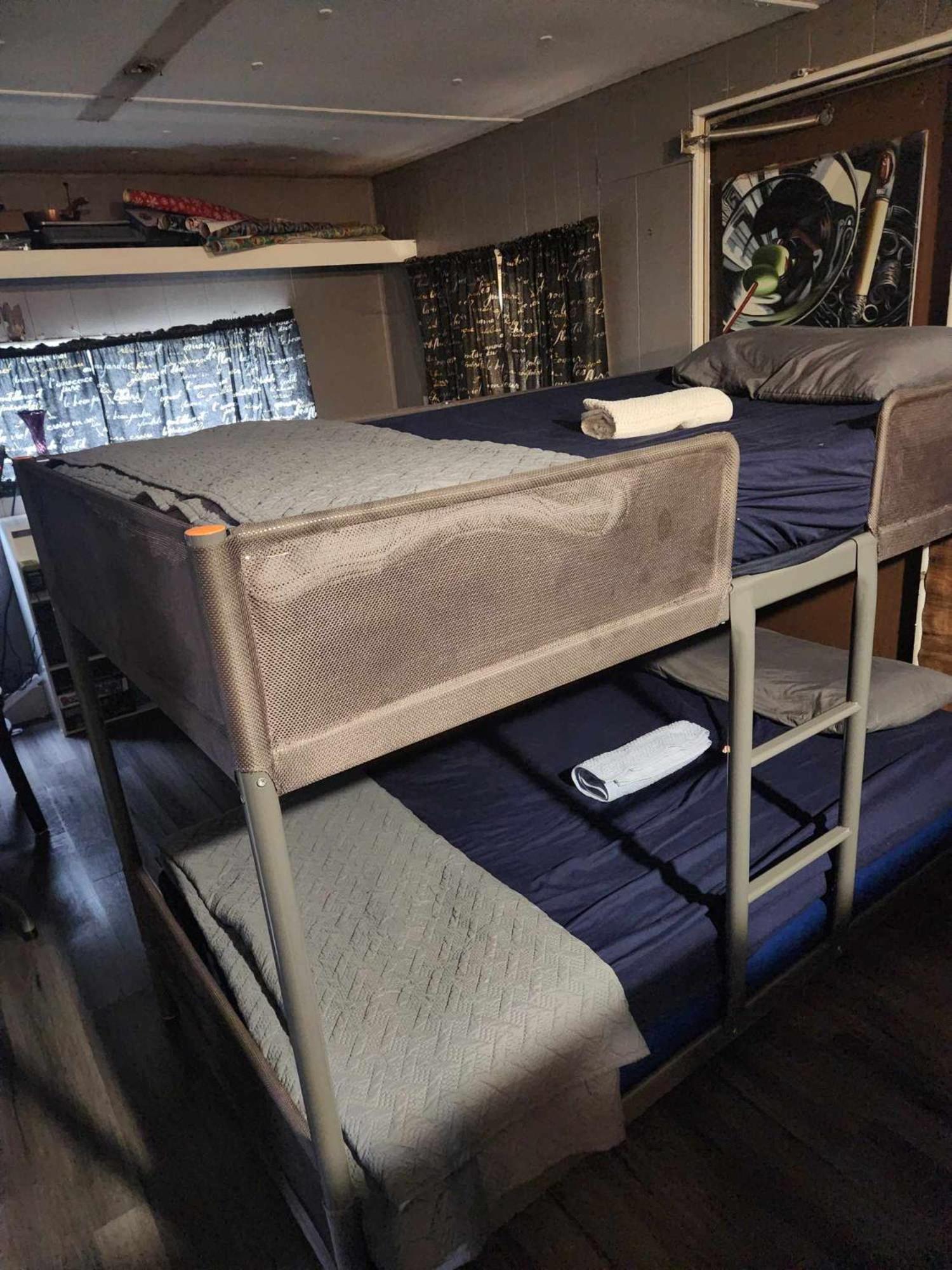 Co-Ed Dorm With Fantastic Patio! Apartment Ewing Bagian luar foto